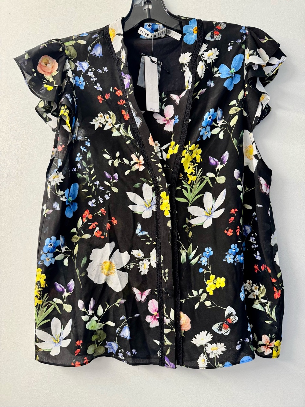 Alice + Olivia Black Floral Ruffle Sleeve Top